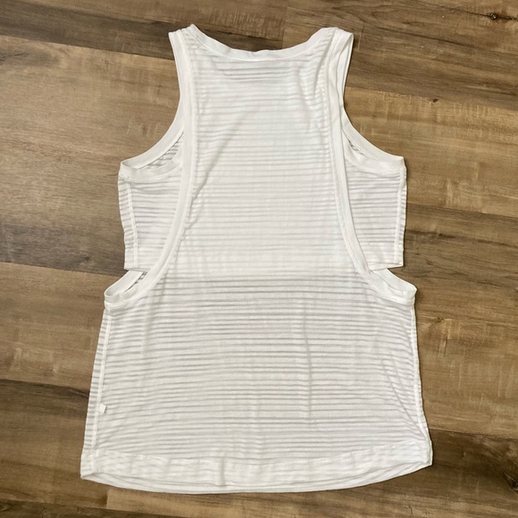 [Lululemon] Clear and Present Muscle Tank White 6 - Picture 5 of 8